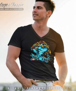 Looney Tunes Tasmanian Devil Ride Free V Neck TShirt