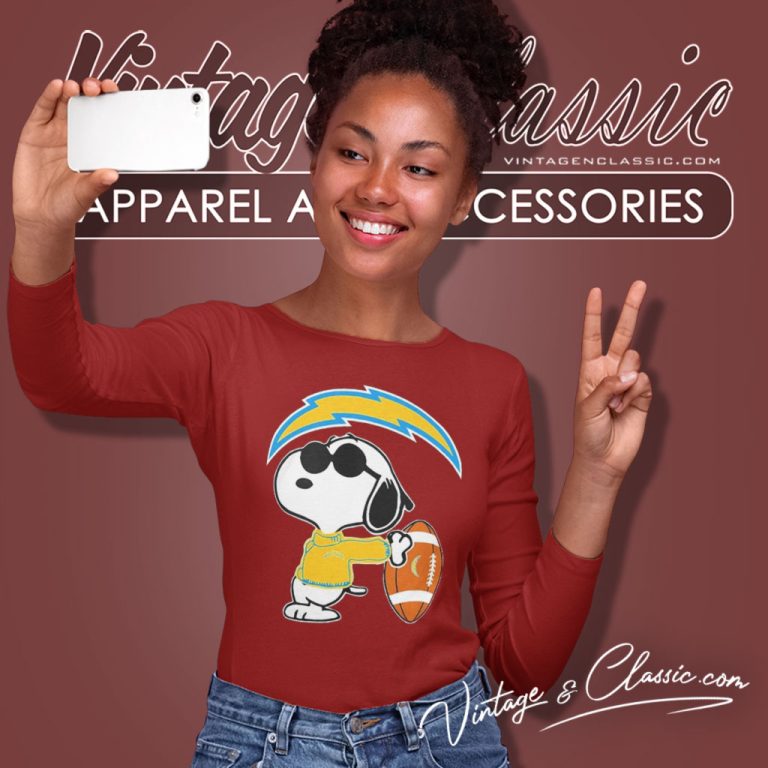 Los Angeles Chargers Snoopy Dog Peanuts Long Sleeve Tee Los Angeles Chargers Snoopy Dog Peanuts Long Sleeve Tee