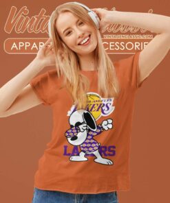 Los Angeles Lakers Snoopy Dabbing Women TShirt
