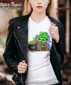 Lucky Irish Baby Yoda St Patricks Day Vneck