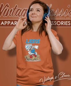 Mario Lions Stomps On San Francisco 49ers Women TShirt