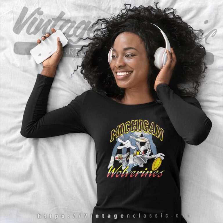 Michigan Wolverines Bugs Bunny Long Sleeve Tee Michigan Wolverines Bugs Bunny Long Sleeve Tee