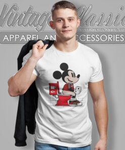 Mickey Mouse San Francisco 49ers Sitting On Kansas City Chiefs Toilet T Shirt