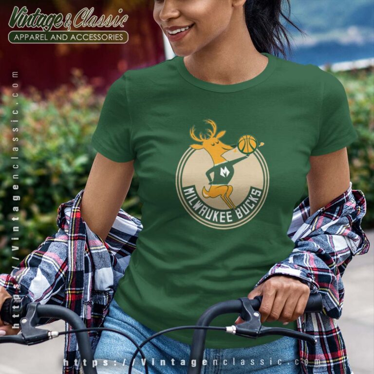 Milwaukee Bucks NBA Basket Graphic Tshirt Milwaukee Bucks NBA Basket Graphic Tshirt