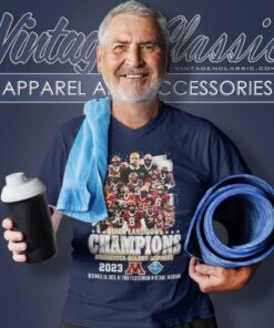 Minnesota Golden Gophers Team 2023 Quick Lane Bowl Champions V Neck TShirt