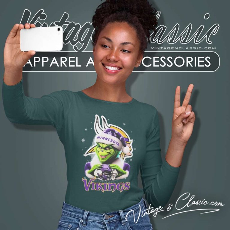Minnesota Vikings Santa Grinch Christmas Love Long Sleeve Tee Minnesota Vikings Santa Grinch Christmas Love Long Sleeve Tee