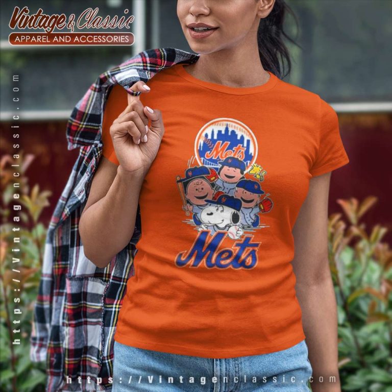 Mlb New York Mets Snoopy Charlie Brown Woodstock The Peanuts Women TShirt Mlb New York Mets Snoopy Charlie Brown Woodstock The Peanuts Women TShirt
