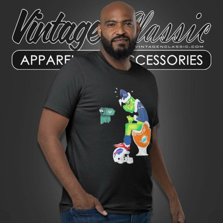 New England Patriots Santa Grinch Toilet T Shirt New England Patriots Santa Grinch Toilet T Shirt