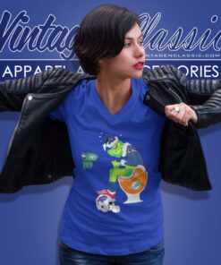 New England Patriots Santa Grinch Toilet V Neck TShirt
