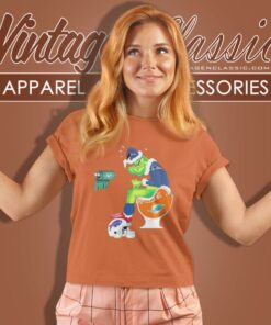 New England Patriots Santa Grinch Toilet Women T Shirt