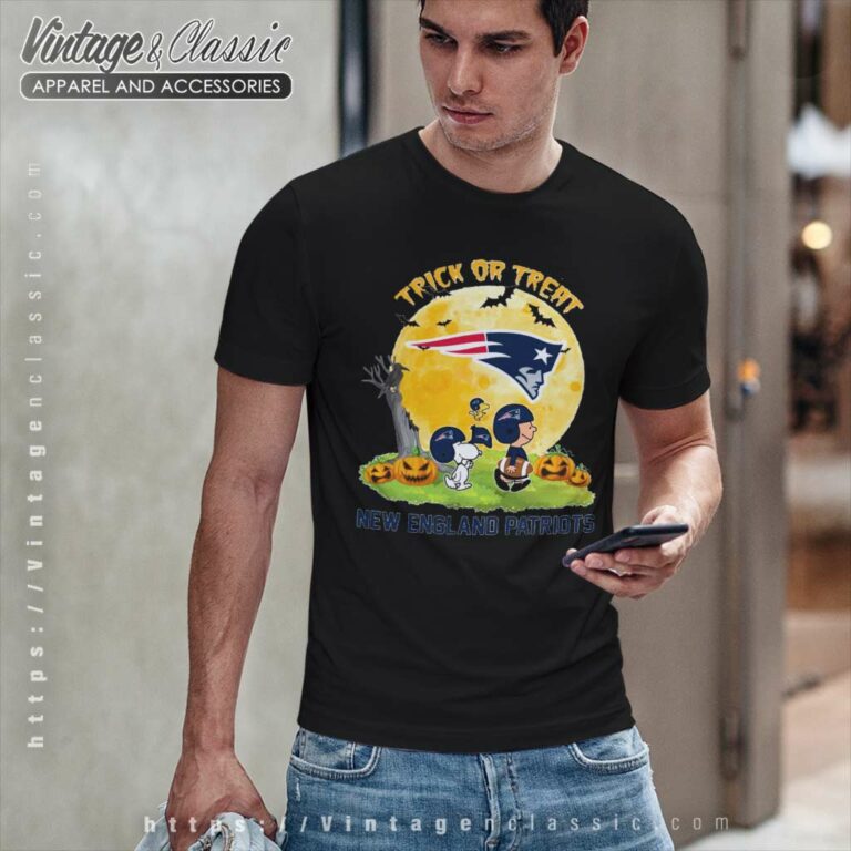 New England Patriots Snoopy Charlie Brown Halloween Trick Or Treat T Shirt New England Patriots Snoopy Charlie Brown Halloween Trick Or Treat T Shirt