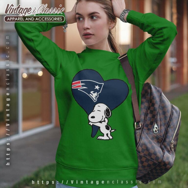 New England Patriots Snoopy In My Heart Football Sweatshirt New England Patriots Snoopy In My Heart Football Sweatshirt