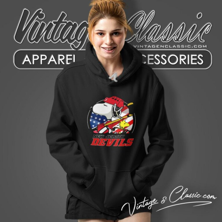 New Jersey Devils Snoopy And Woodstock Nhl Hoodie New Jersey Devils Snoopy And Woodstock Nhl Hoodie