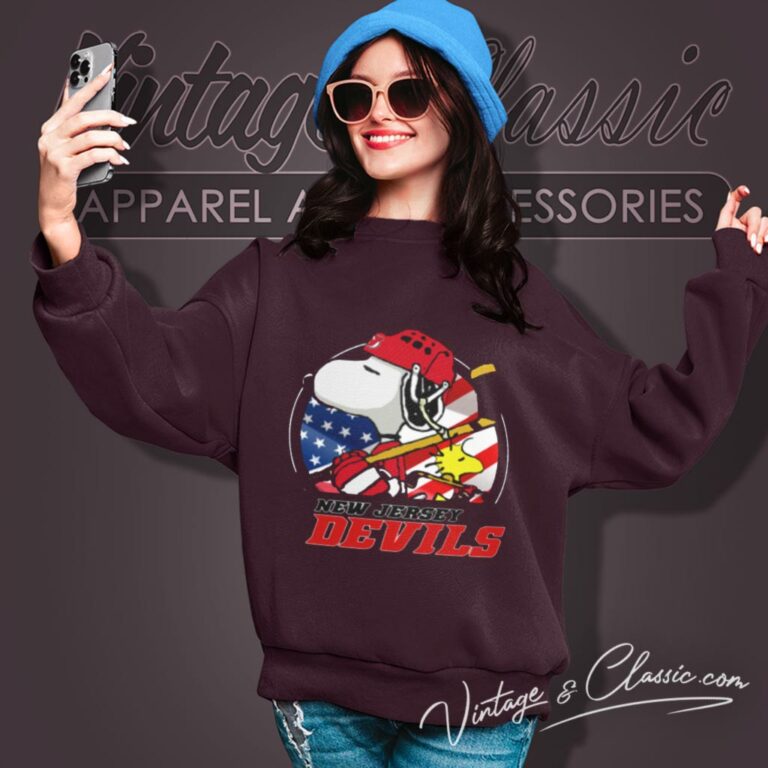 New Jersey Devils Snoopy And Woodstock Nhl Sweatshirt New Jersey Devils Snoopy And Woodstock Nhl Sweatshirt