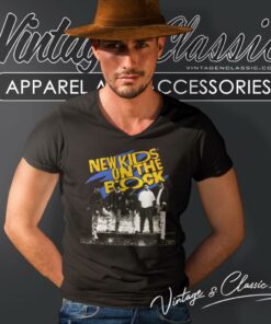 New Kids On The Block Group Portrait Hangin V Neck TShirt