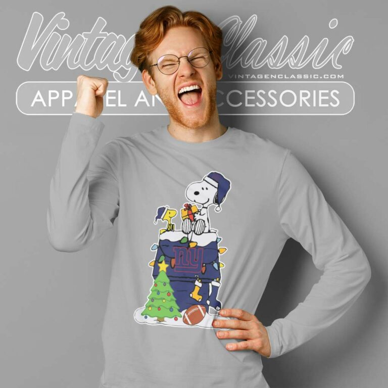 New York Giants Christmas Snoopy Woodstock Long Sleeve Tee New York Giants Christmas Snoopy Woodstock Long Sleeve Tee