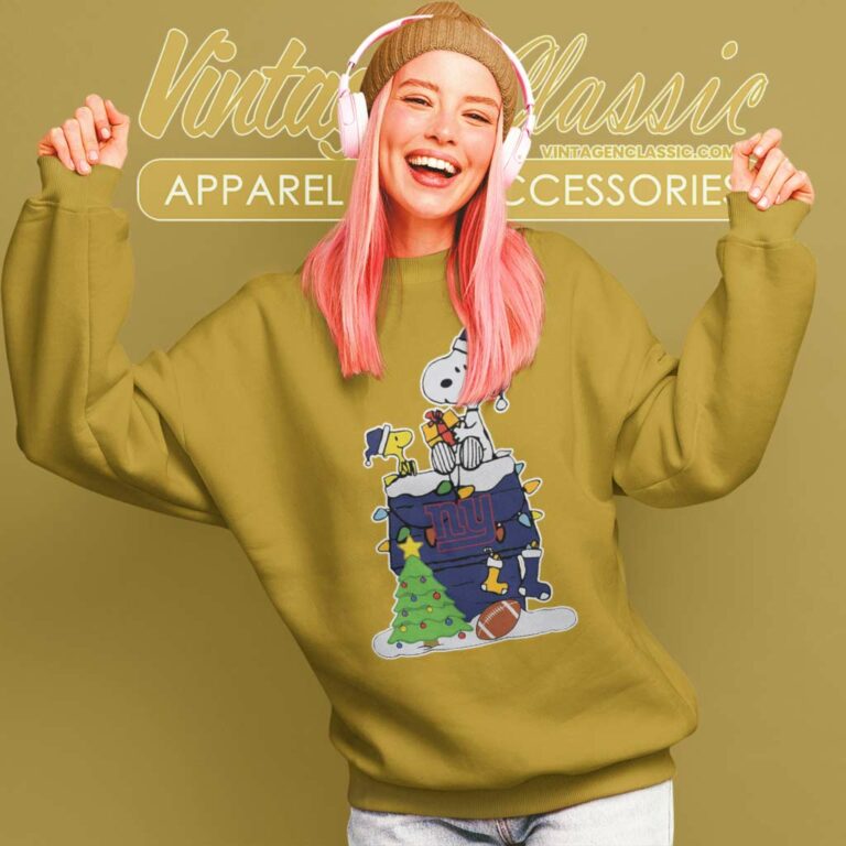 New York Giants Christmas Snoopy Woodstock Sweatshirt New York Giants Christmas Snoopy Woodstock Sweatshirt