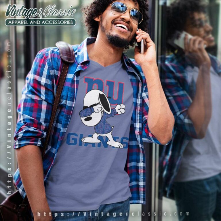 New York Giants Snoopy Dabbing V Neck TShirt New York Giants Snoopy Dabbing V Neck TShirt