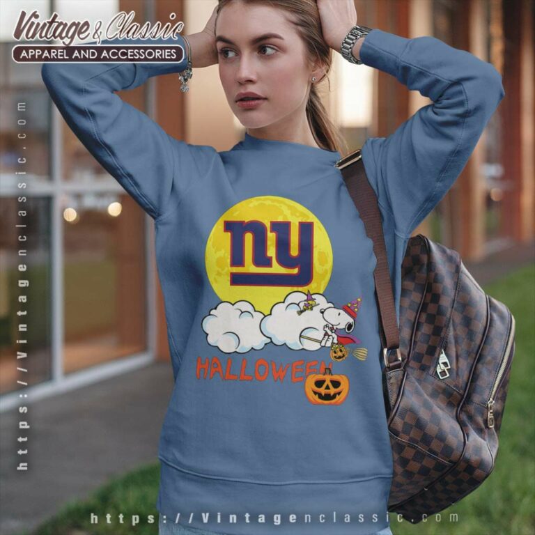 New York Giants Snoopy Halloween Sweatshirt New York Giants Snoopy Halloween Sweatshirt