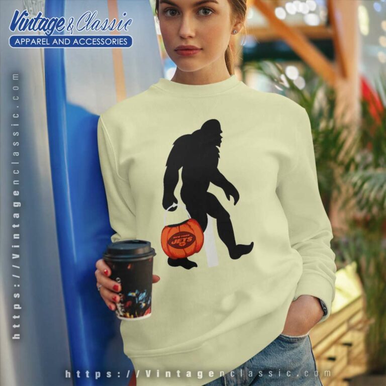 New York Jets Bigfoot Halloween Sweatshirt New York Jets Bigfoot Halloween Sweatshirt