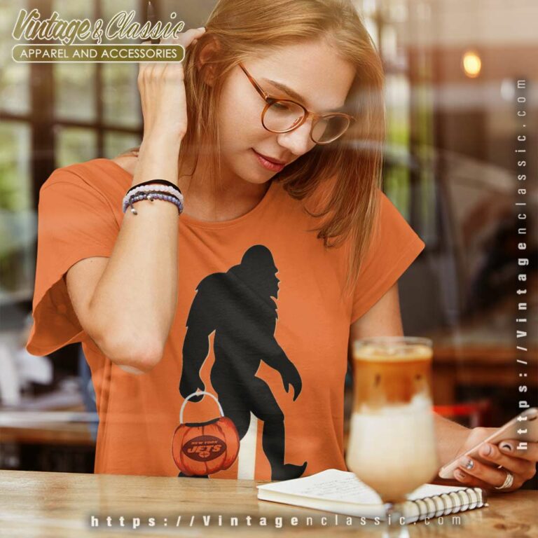 New York Jets Bigfoot Halloween Women TShirt New York Jets Bigfoot Halloween Women TShirt
