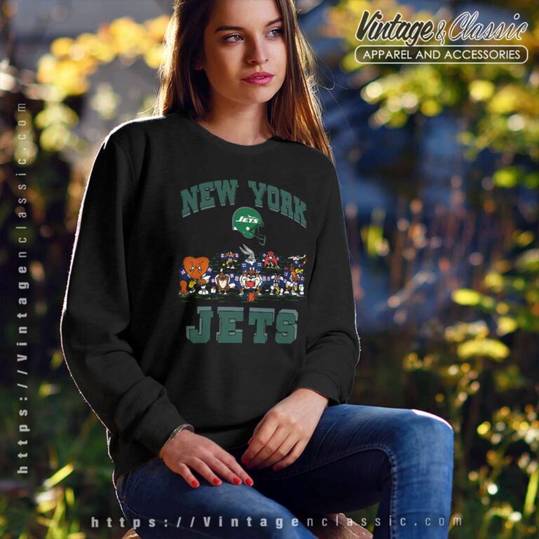 New York Jets Looney Tunes Graphic Sweatshirt New York Jets Looney Tunes Graphic Sweatshirt
