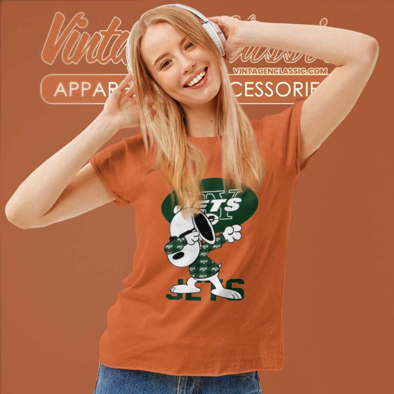 New York Jets Snoopy Dabbing Women TShirt New York Jets Snoopy Dabbing Women TShirt