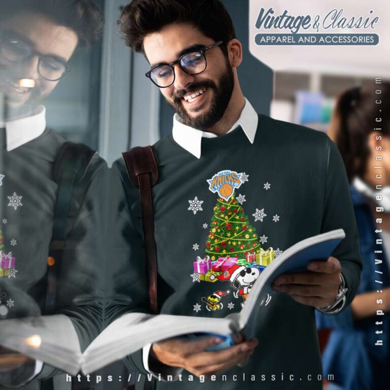 New York Knicks Merry Christmas Snoopy Sweatshirt New York Knicks Merry Christmas Snoopy Sweatshirt