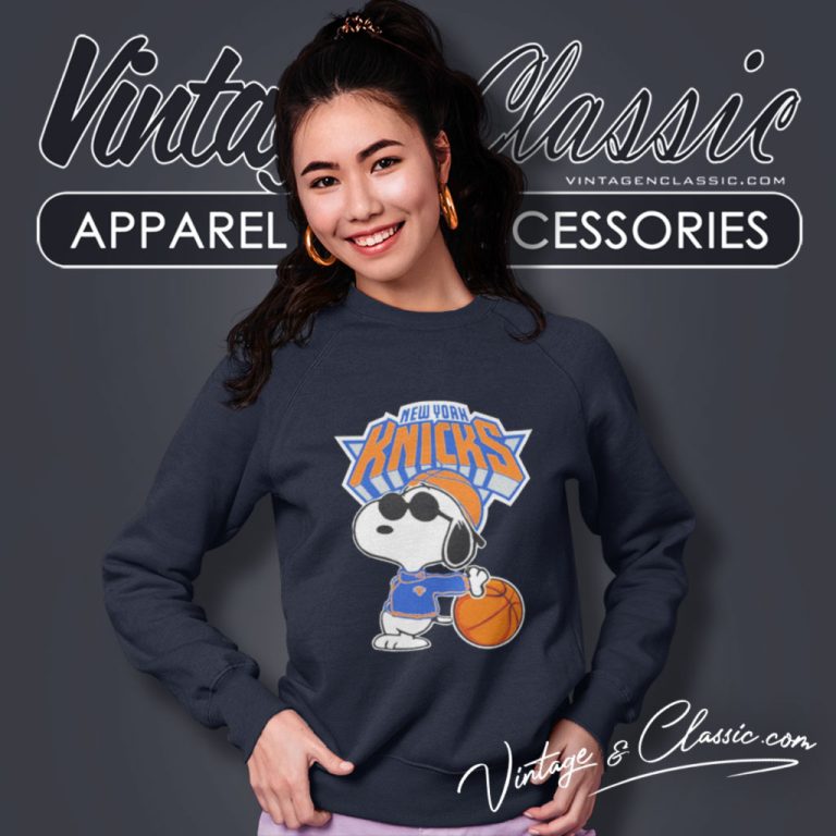 New York Knicks Nba X Snoopy Dog Peanuts Sweatshirt New York Knicks Nba X Snoopy Dog Peanuts Sweatshirt