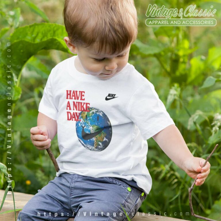 Nike Have Nike Day Smiley World Kids T Shirt Nike Have Nike Day Smiley World Kids T Shirt