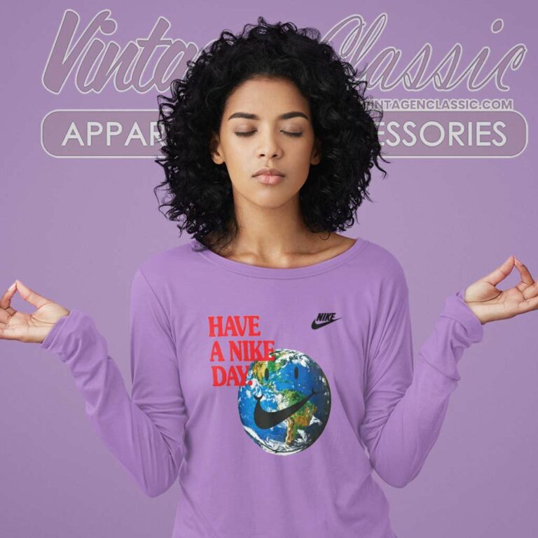 Nike Have Nike Day Smiley World Long Sleeve Tee Nike Have Nike Day Smiley World Long Sleeve Tee