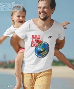 Nike Have Nike Day Smiley World V Neck TShirt