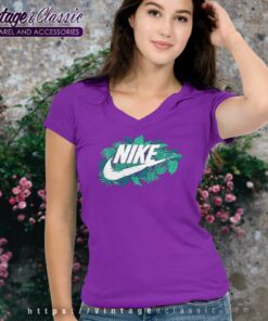 Nike Leaf Logo V Neck TShirt