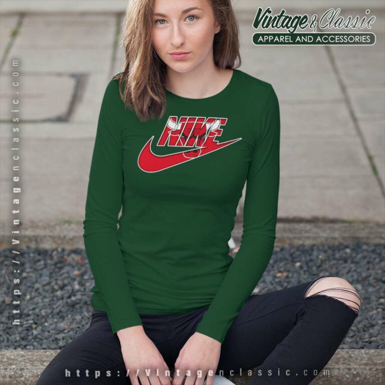 Nike Logo Chicago Bulls Long Sleeve Tee Nike Logo Chicago Bulls Long Sleeve Tee