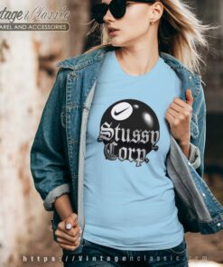 【STUSSY】8 Ball Corp T-Shirt★ジーンズコーデにピッタリ!! STUSSY】8 Ball Corp T-Shirt☆ジーンズコーデにピッタリ