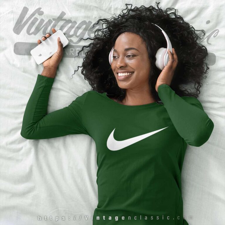 Nike Swoosh Logo Long Sleeve Tee Nike Swoosh Logo Long Sleeve Tee