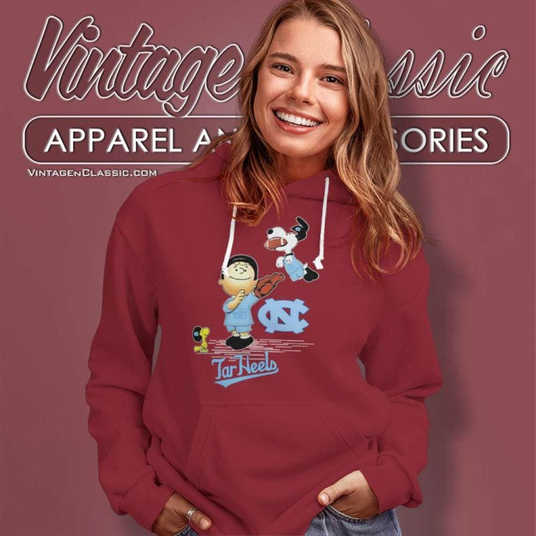 North Carolina Tar Heels The Peanuts Christmas 2023 Hoodie North Carolina Tar Heels The Peanuts Christmas 2023 Hoodie