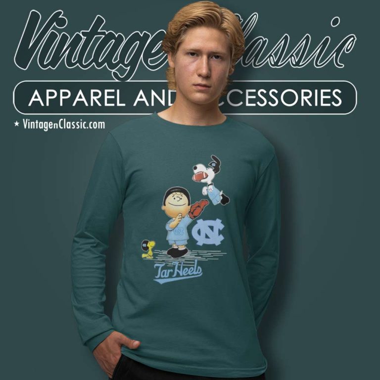 North Carolina Tar Heels The Peanuts Christmas 2023 Long Sleeve Tee North Carolina Tar Heels The Peanuts Christmas 2023 Long Sleeve Tee