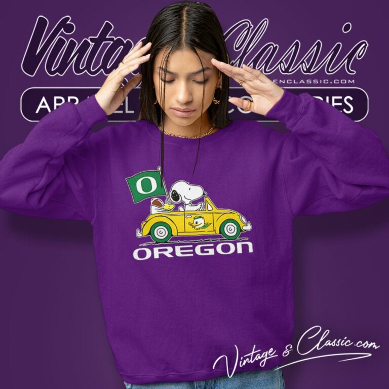 Oregon Ducks Snoopy And Woodstock Driving Car Sweatshirt Oregon Ducks Snoopy And Woodstock Driving Car Sweatshirt