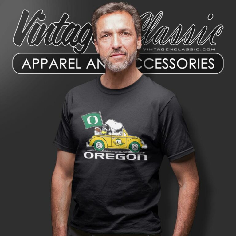 Oregon Ducks Snoopy And Woodstock Driving Car T Shirt Oregon Ducks Snoopy And Woodstock Driving Car T Shirt