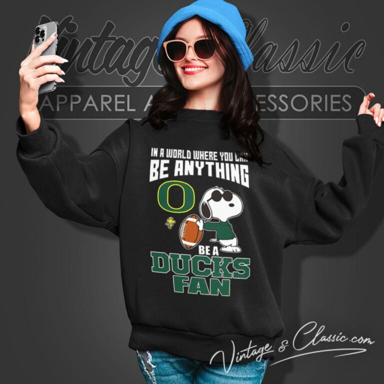 Oregon Ducks Snoopy Be A Fan Sweatshirt Oregon Ducks Snoopy Be A Fan Sweatshirt