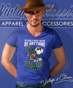 Oregon Ducks Snoopy Be A Fan V Neck TShirt