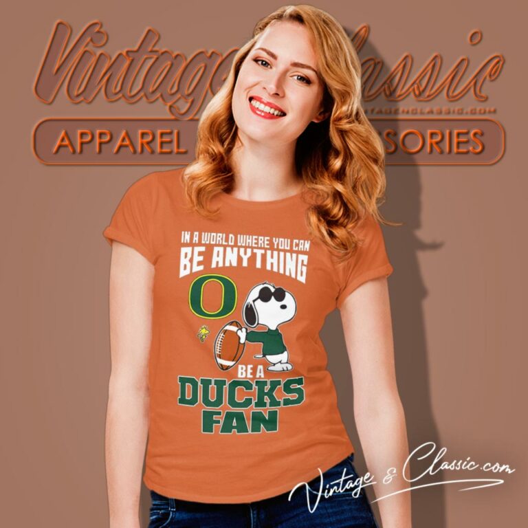 Oregon Ducks Snoopy Be A Fan Women T Shirt Oregon Ducks Snoopy Be A Fan Women T Shirt