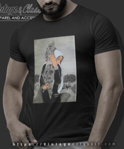 Palestinian Woman Protecting The Land Of Palestine T Shirt
