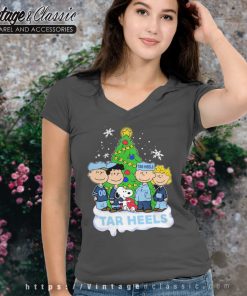 Peanuts Characters Loves Christmas And North Carolina Tar Heels V Neck TShirt