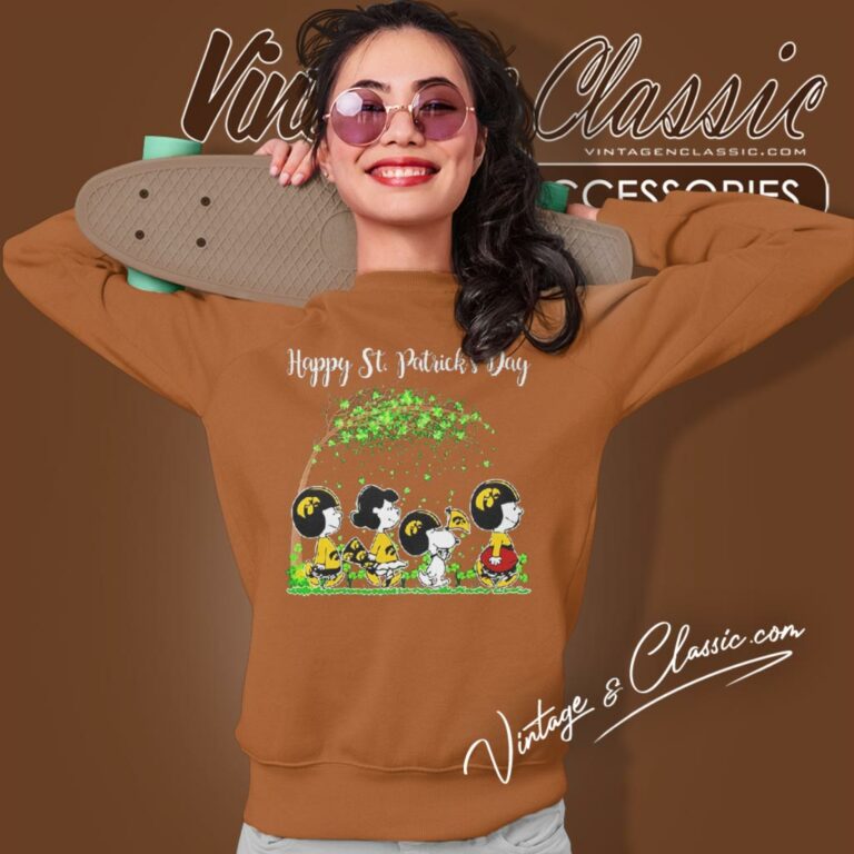 Peanuts Happy St Patricks Day Iowa Hawkeyes Sweatshirt Peanuts Happy St Patricks Day Iowa Hawkeyes Sweatshirt