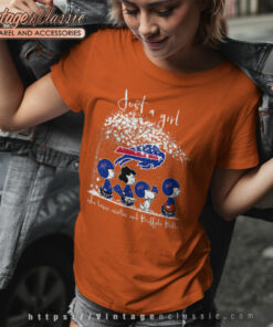 Peanuts Just A Girl Who Loves Winter And Bills Women T Shirt