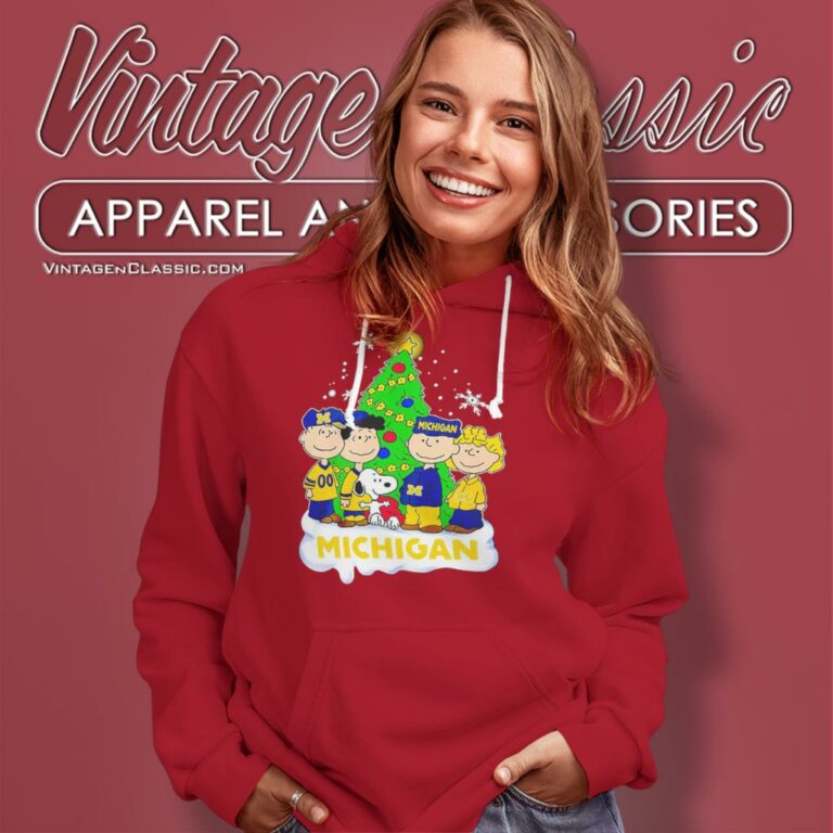 Peanuts Michigan Wolverines Love Christmas Hoodie Peanuts Michigan Wolverines Love Christmas Hoodie