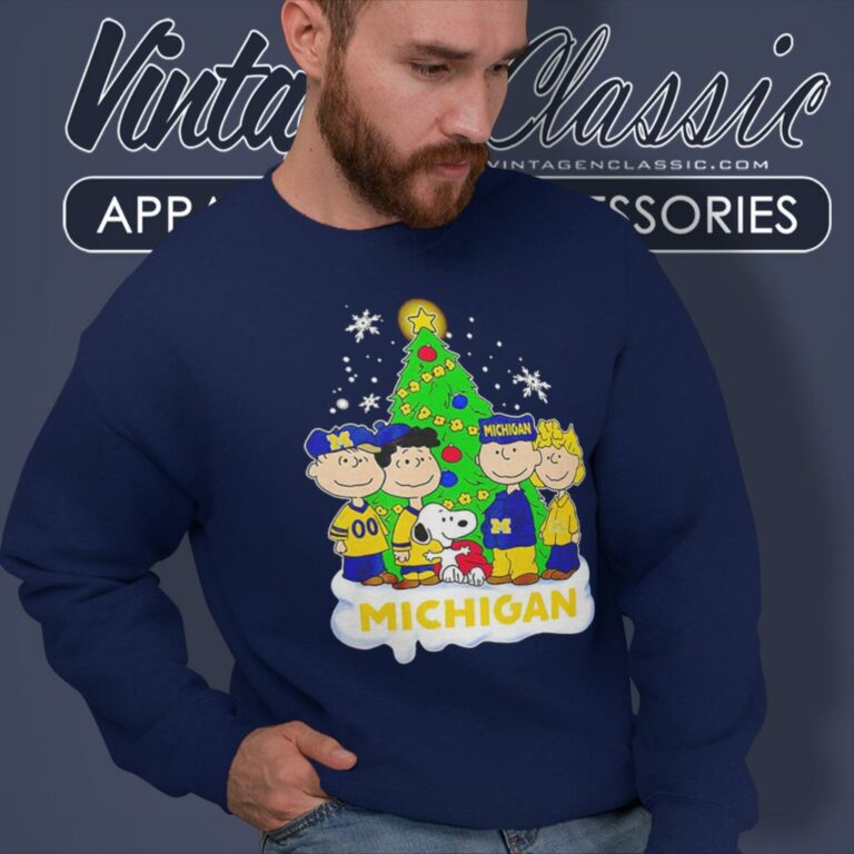 Peanuts Michigan Wolverines Love Christmas Sweatshirt Peanuts Michigan Wolverines Love Christmas Sweatshirt