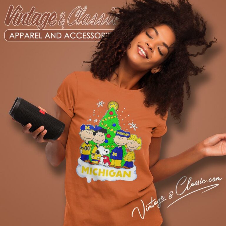 Peanuts Michigan Wolverines Love Christmas Women T Shirt Peanuts Michigan Wolverines Love Christmas Women T Shirt